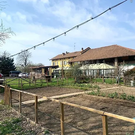 Cascina Bellaria Хостел Милан